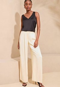Lipsy REGULAR FIT - PANEL V-NECK - Top - black