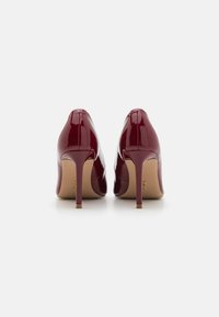 Steve Madden - Czółenka