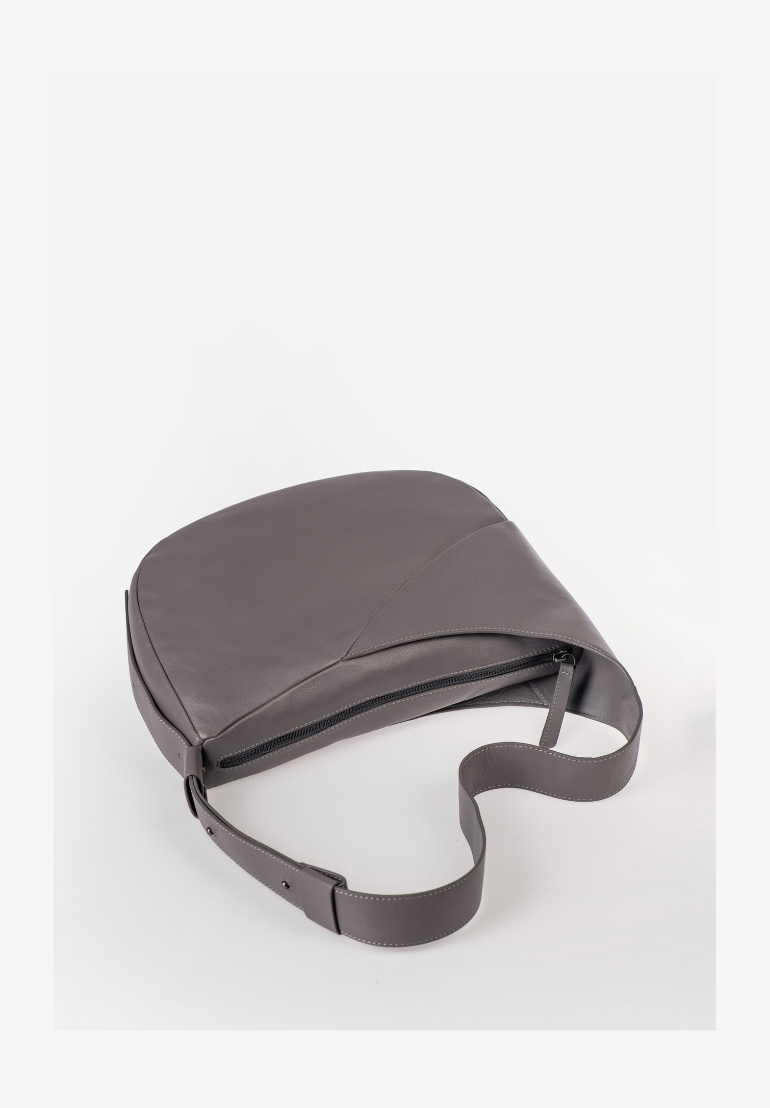 Marsupio In Pelle Donna ARNTY: Zaino Monospalla Grande E Regolabile, Grigio