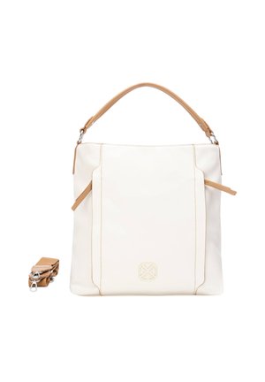 Borsa bianca con manici e rifiniture color cuoio, dotata di tracolla staccabile color cuoio posizionata accanto su uno sfondo bianco.