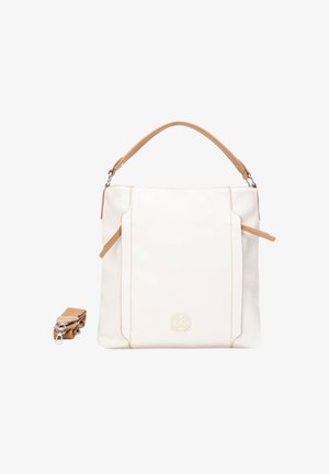 Borsa bianca con manici e rifiniture color cuoio, dotata di tracolla staccabile color cuoio posizionata accanto su uno sfondo bianco.