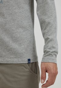 Blend BHGEORG - Pikkade varrukatega topp - stone mix