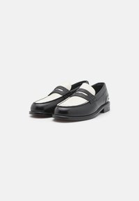 Clarks CRAFTJAMES LO - Sapatos slip-on elegantes - black