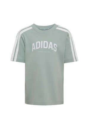 Jasnozielona sportowa koszulka Adidas z białymi paskami na rękawach i napisem "ADIDAS" na piersi.