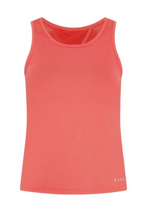 Camiseta sin mangas de color coral hecha de una tela suave y elástica. Presenta un escote redondeado y tirantes finos con un sutil detalle de logo en el dobladillo.