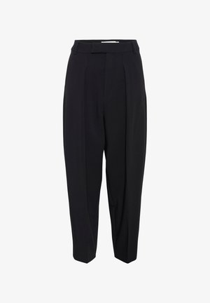 Schwarze, taillierte Hose mit hoher Taille, mit Falten und einem verkürzten, schmal zulaufenden Bein. Glattes Material mit matter Oberfläche.