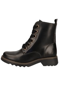 Stivale alla caviglia in pelle nera con punta rotonda, design stringato, occhielli in bronzo, pannello testurizzato sul retro e suola robusta.
