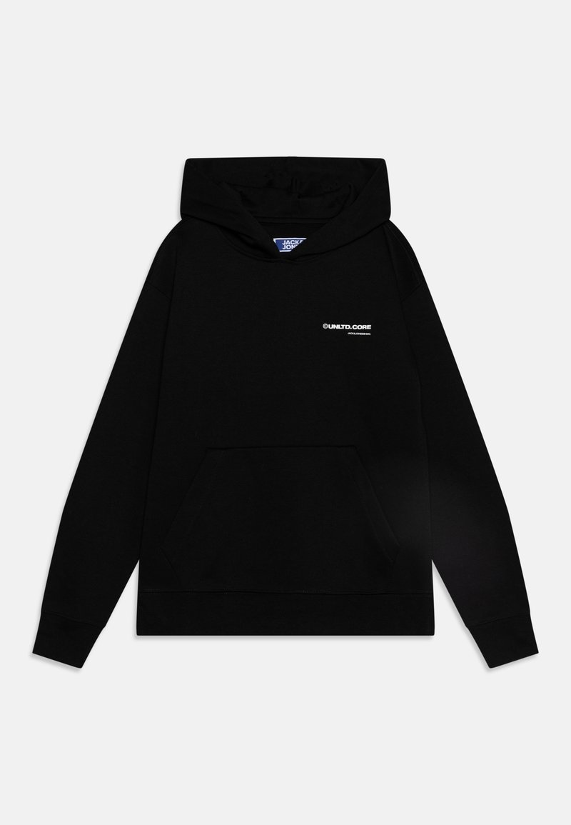 Sort hættetrøje lavet af et blødt stof; har en kængurulomme og en lille hvid logo på brystet.