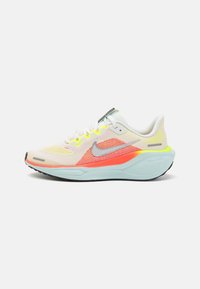 Nike Performance Zapatillas running asfalto - white