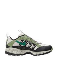 Tenisii Nike verzi și negri, cu un superior din plasă texturată, talpă din cauciuc negru și modele în zigzag pe lateral. Accentuati cu un logo verde.