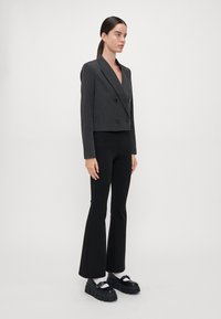 Vero Moda Tall VMSILJE PINSTRIPE - Σακάκι - dark grey melange