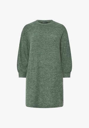 Abito verde oversize con scollo rotondo, maniche lunghe a palloncino e un tessuto dalla composizione testurizzata. Nessun motivo o accentuazione visibile.