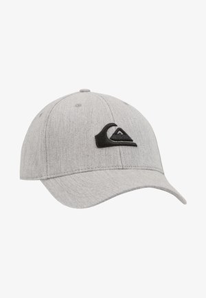 Grijze pet van gestructureerde stof, met een zwart geborduurd logo op de voorkant, een gebogen klep en een zespanels ontwerp met luchtgaatjes.