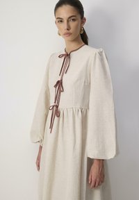 Touché Privé BALLON SLEEVE BOW - Maxi dress - stone