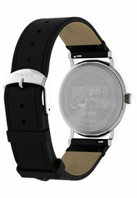 Timex armbåndsur med et rundt hus i sølv rustfrit stål, sort læderrem og en glat sort urskive med en poleret finish.