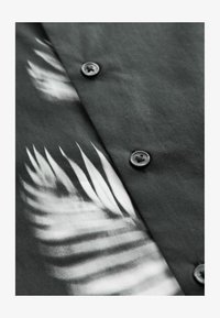 Selezionato, black/off white