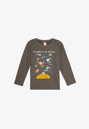 Dunkelgraues Langarmshirt mit einem Grafikdesign des Sonnensystems, das Planeten und den Text "PLANETEN IM WELTRAUM" zeigt. Weiches, leichtes Material.