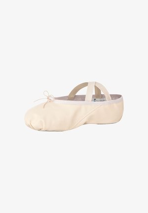 Beige Ballettschuh aus weichem Canvas, mit überkreuzten Elastikbändern, runder Zehenpartie und dünner Gummisohle mit Nahtdetail.