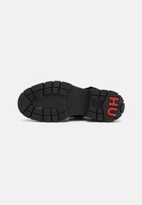 HUGO KRIS MARYJANE - Cipele na petu s platformom - black