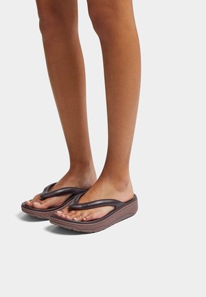FitFlop RELIEFF   - Teenslippers - bruin