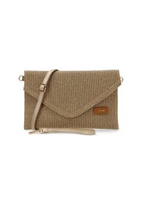Bolso de mano de rafia beige con textura acanalada, cierre de solapa y correa desmontable de color beige claro. Presenta una pequeña etiqueta de marca marrón.