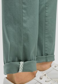 s.Oliver REGULAR - Chinos - petrol