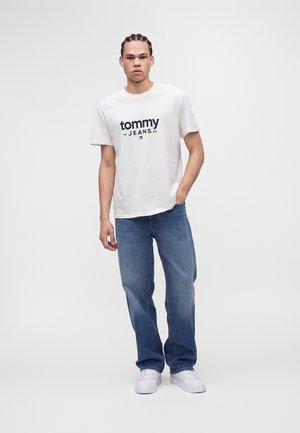 Tommy Jeans, SLIM GRAPHIC TEE - T-Shirt print - ancient white