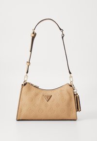 Borsa a tracolla in pelle color cuoio con motivo embossato, logo triangolare e tracolla regolabile. Presenta accessori in oro e chiusura con zip.