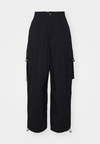 Pantalons cargo noirs avec une coupe décontractée, taille élastique, poches latérales et chevilles à cordon. Fabriqués en matériau léger, avec des accents en métal doré.