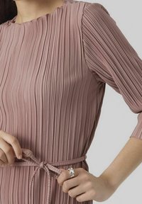 Vero Moda Sukienka z dżerseju
