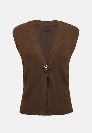 Veste en tricot marron sans manches avec un col en V profond et une fermeture unique à bouton décoratif en or à l'avant.