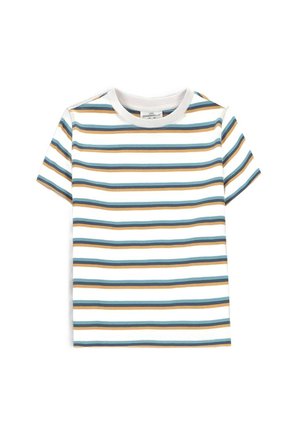 Biały t-shirt z krótkim rękawem z poziomymi paskami w kolorze niebieskim, musztardowym i brązowym, położony płasko na białym tle.