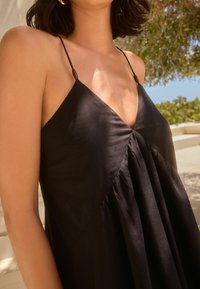Next TIERED REGULAR FIT - Maksimekko - black