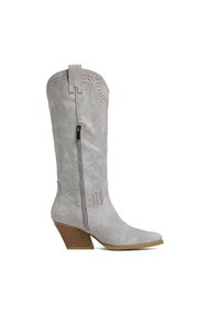 Stivale cowboy in suede grigio chiaro con punta a punta, cuciture decorative, perforazioni e zip laterale. Presenta un tacco in legno impilato.