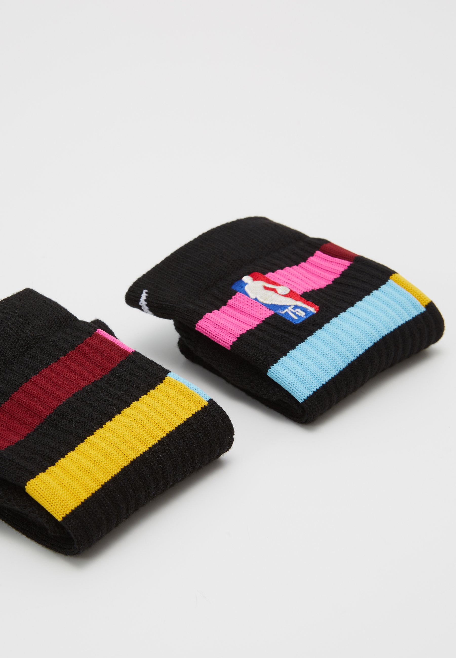 Nike Performance NBA MIAMI HEAT MOMENTS MIXTAPES CITY EDITION CREW SOCKS -  Calze sportive - black/laser fuchsia/blue gale/white/nero - Zalando.it