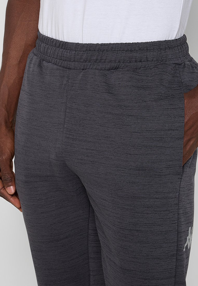 SLIM FIT