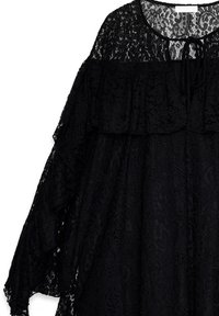 Juodas nėriniais aptrauktas bliusonas su laisvu, plazdančiu dizainu. Savybė - raukiniai rankovėse ir stebėjimo detalė prie kaklo. Išsiskiria sudėtingu gėlių raštu visame audinyje.