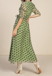 Aaiko Maxiklänning - green