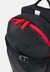 The North Face SLACKPACK 2.0 UNISEX - Sac de randonnée - black/red