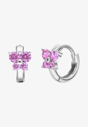 Roze vlinder-vormige oorbellen van zilver, met ronde roze edelstenen, een glanzend oppervlak en een hoepelontwerp.