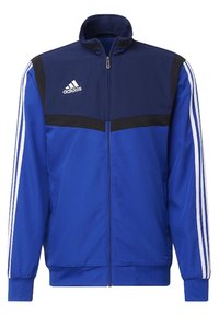 Blå Adidas träningsjacka med marinblå detaljer, dragkedjestängning, hög krage och vita vertikala ränder längs ärmarna. Tillverkad av lätt material.