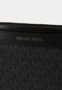 hip bag michael kors