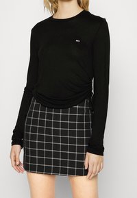 Tommy Jeans Long sleeved top - black