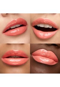 Blank korallæglipstift på forskellige læber vist i fire nærbilleder med forskellige læbeformer og let åbne munde.