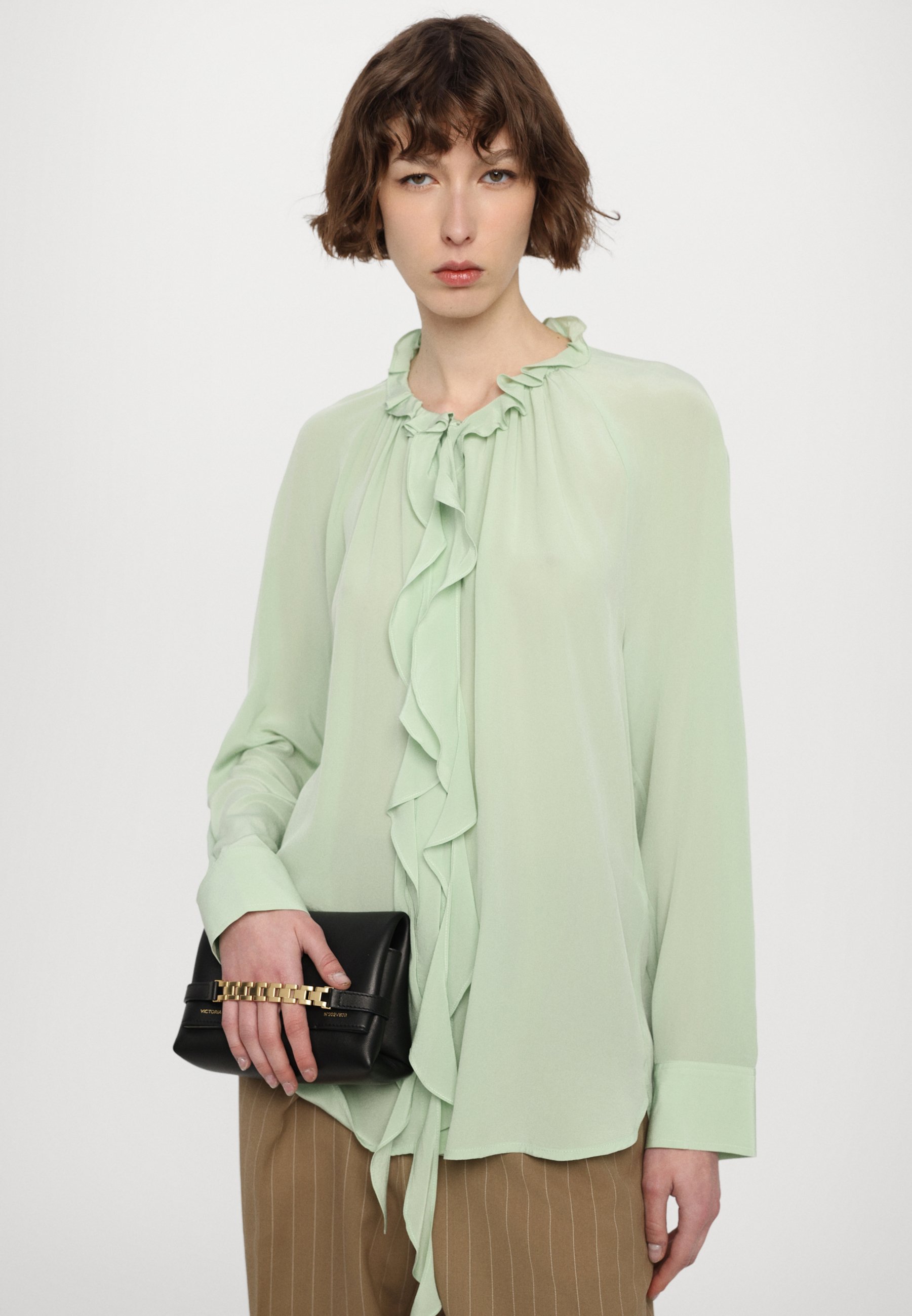 Tシャツ・カットソー Victoria Beckham SS25 'Ruffle' blouse (1125WSH006158A JADE) Asymmetric Ruffle Blouse In Black – Victoria Beckham Inc