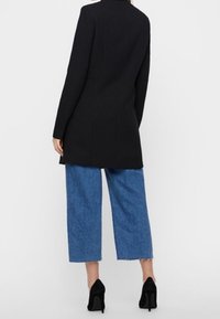 Vero Moda Pitkä takki - black