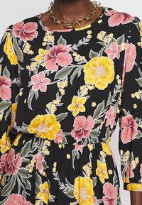 Dorothy Perkins Vapaa-ajan mekko - black