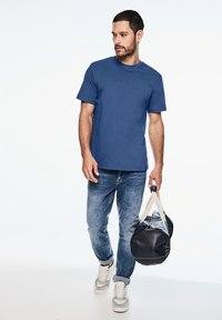 Street One MEN IN UNI - Jednoduché tričko - blau