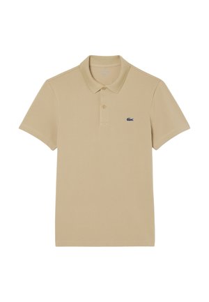 Polo shirt khaki realizzato in tessuto morbido, con colletto classico, maniche corte e un logo blu marino accentato sul lato sinistro del petto.