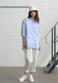 Pieces PCDOLA BUCKETHAT - Chapéu - bright white